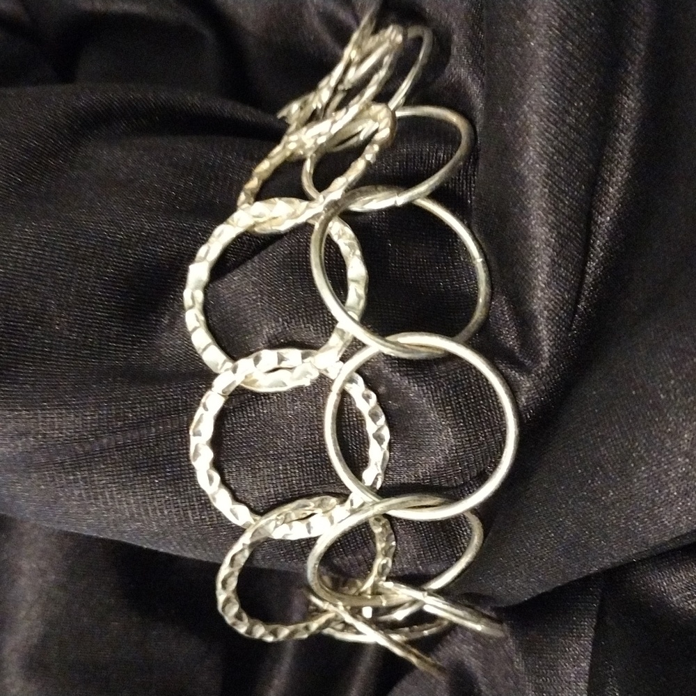 Vintage Daisy Fuentes Circle Bracelet